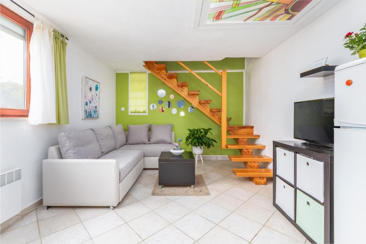 Holiday Home Nadia Pula Exterior photo