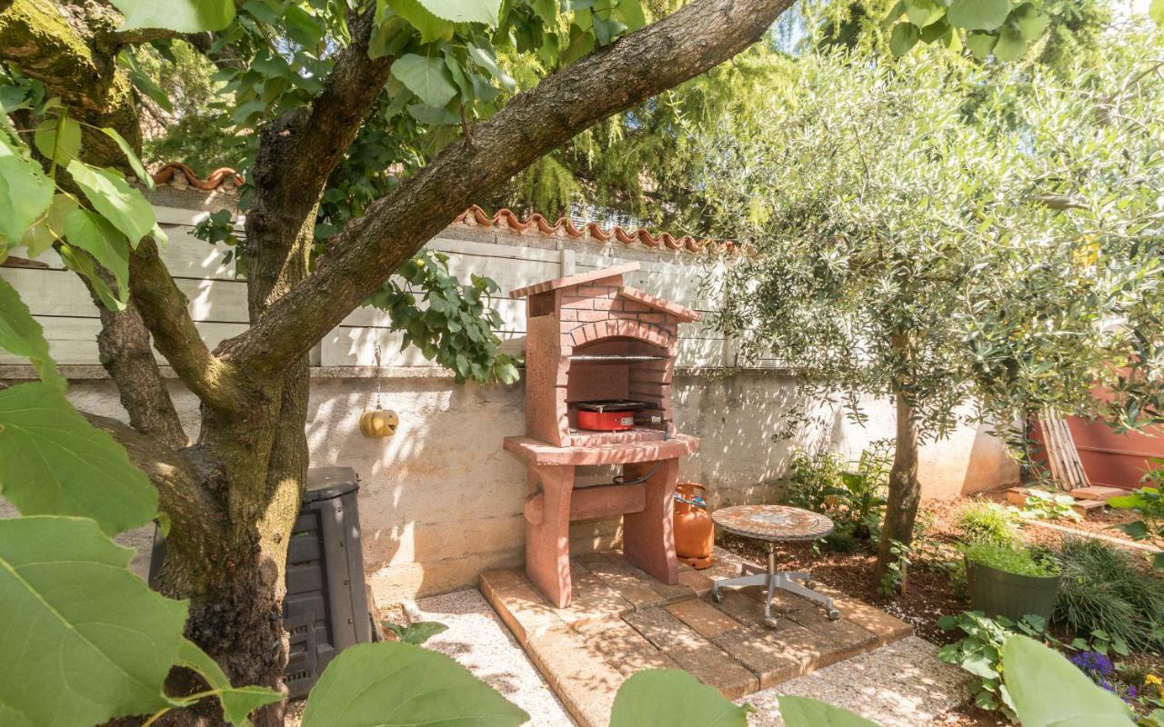 Holiday Home Nadia Pula Exterior photo